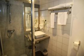 Brit Hotel Aux Sacres Reims, Centre Historique - photo 10