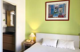 Brit Hotel Aux Sacres Reims, Centre Historique - photo 23