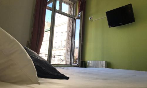 Brit Hotel Aux Sacres Reims, Centre Historique - photo 2