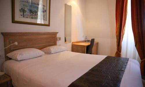 Brit Hotel Aux Sacres Reims, Centre Historique - photo 3