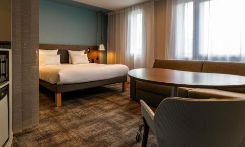 Novotel Suites Reims Centre - photo 1