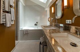 Continental Hotel - photo 15